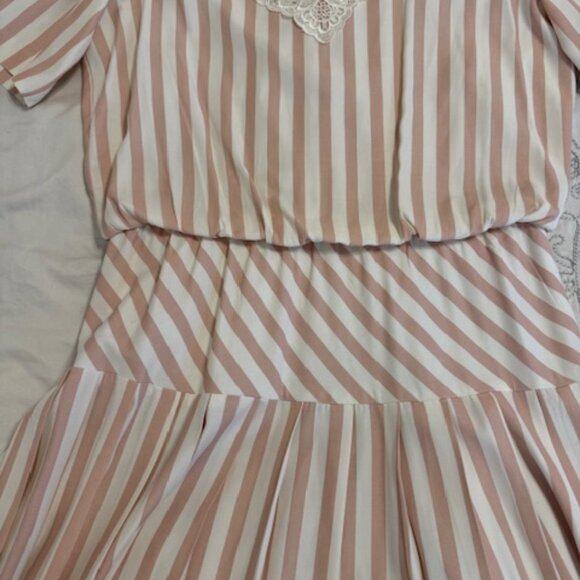 Vintage Pastel Pink Striped Blouson Dress w Lace Trim Collar Ruched Waist Sz 8 - Picture 8 of 10
